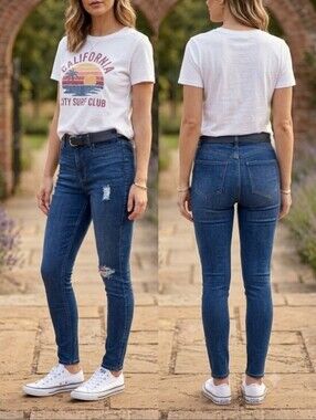 NWT 🌹Old Navy Extra High Waist Rockstar 360° Stretch Super Skinny Ripped Jeans